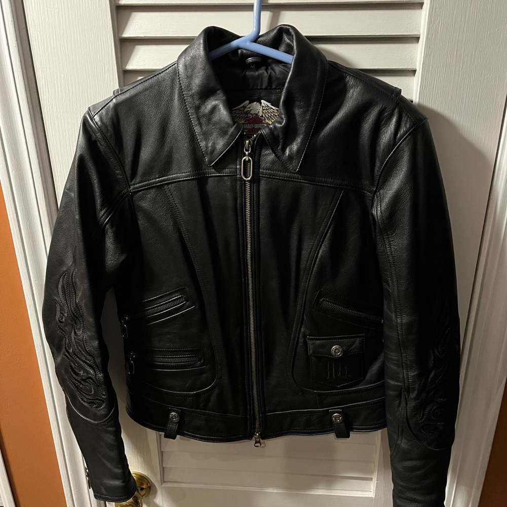 Woman’s size medium Black Leather Harley Davidson jacket